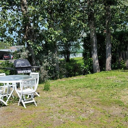Lower Level Apt 6Ft High Close To Hwy Netflix Wifi Διαμέρισμα Edmundston Εξωτερικό φωτογραφία